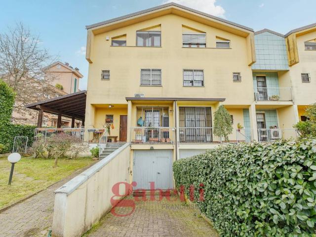 Villa Schiera in vendita a Rovagnasco, Segrate