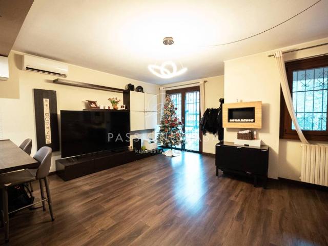 Villa Schiera in vendita a Rovagnasco, Segrate