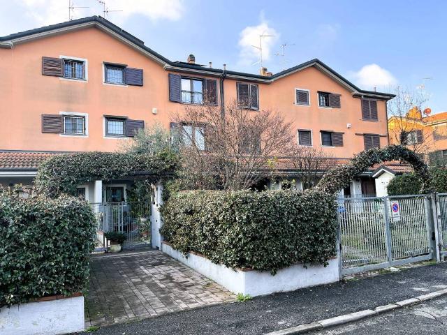 Villa Schiera in vendita a Lavanderie, Segrate
