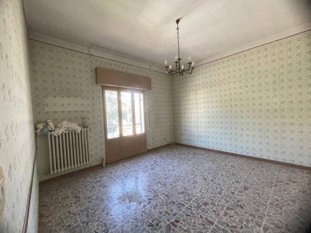 Villa Schiera in vendita a Vallone, Marche
