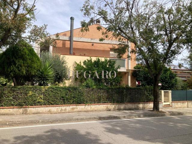 Villa Schiera in vendita a Marzocchetta, Marche