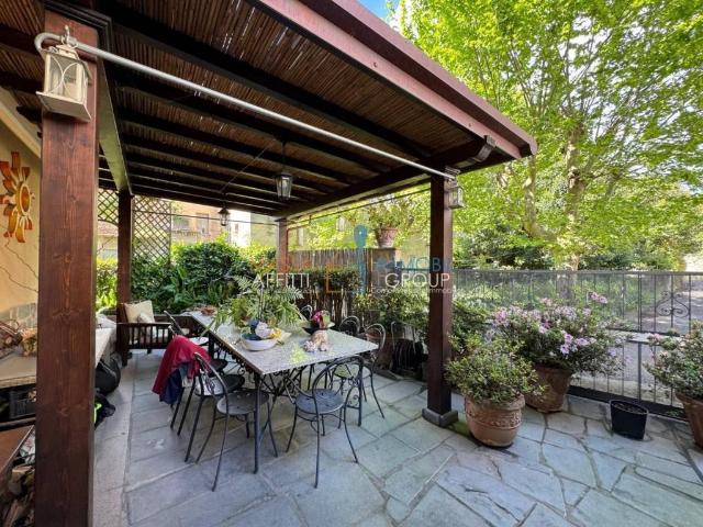 Villa Schiera in vendita a Seravezza, Toscana