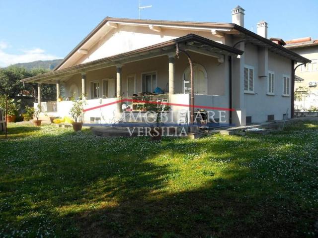 Villa Schiera in vendita a Seravezza, Toscana