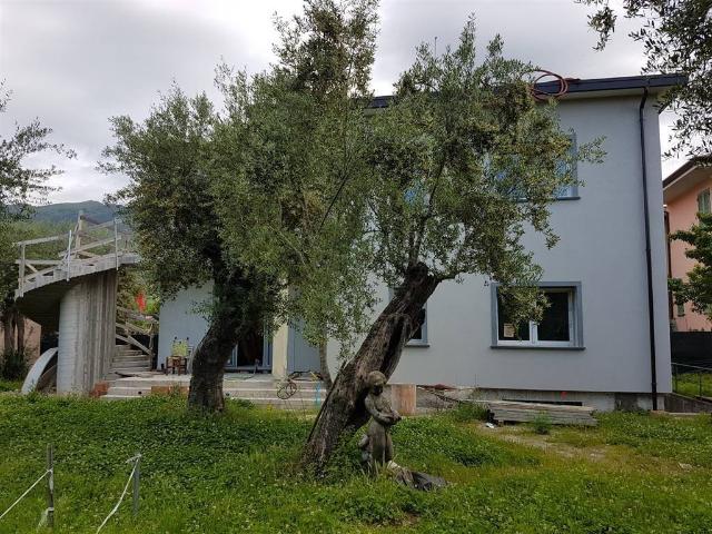 Villa Schiera in vendita a Seravezza, Toscana
