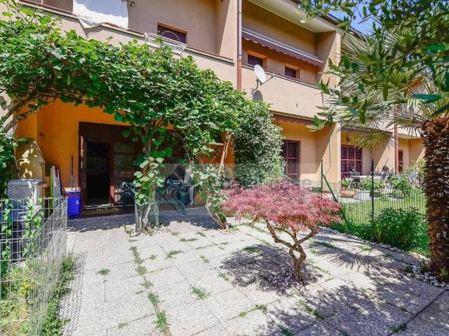 Villa Schiera in vendita a Seregno, Lombardia