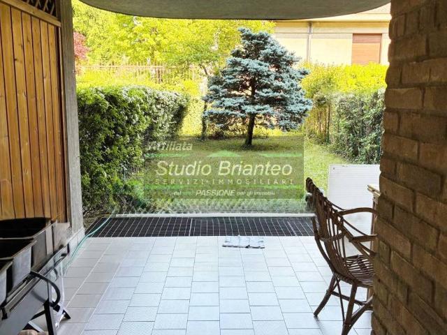 Ville Schiera in vendita a Seregno, Orcelletto