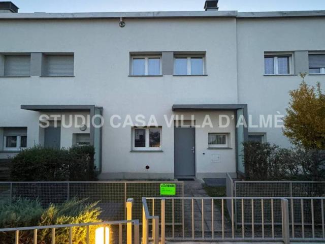 Villa Schiera in vendita a Seriate, Lombardia
