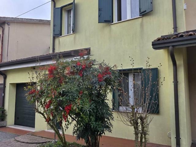 Villa Schiera in vendita a Sermide e Felonica, Sermide