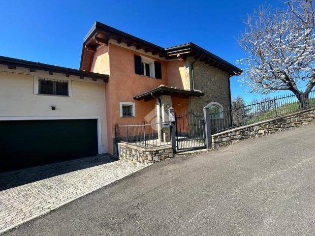 Villa Schiera in vendita a Unione dei comuni del Frignano, Serramazzoni