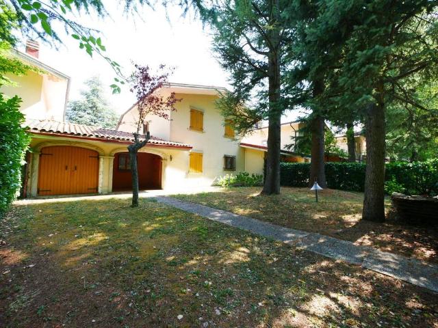 Villa Schiera in vendita a Unione dei comuni del Frignano, Serramazzoni