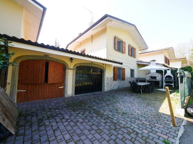 Villa Schiera in vendita a Unione dei comuni del Frignano, Serramazzoni