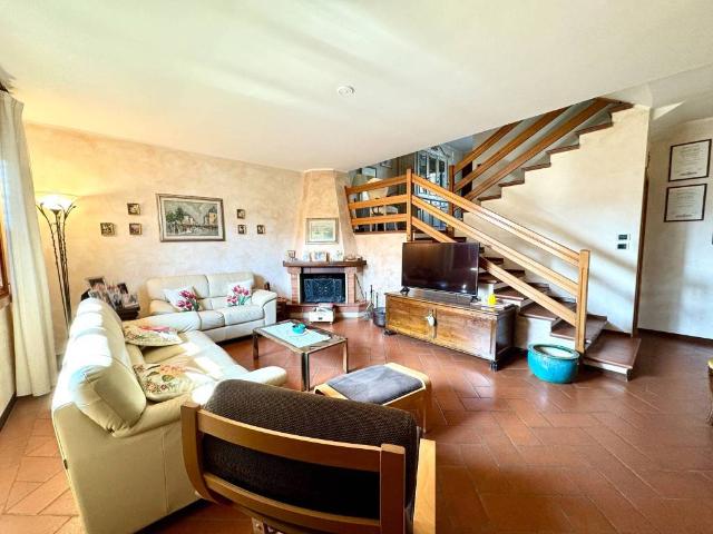 Villa Schiera in vendita a Serravalle Pistoiese, Toscana