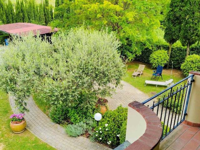 Villa Schiera in vendita a Stazione Masotti, Serravalle Pistoiese