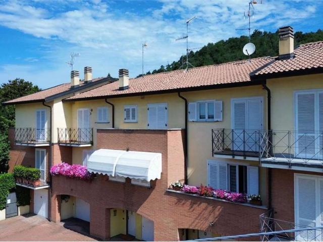 Villa Schiera in vendita a Stallazzo, Sesto Calende