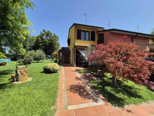 Villa Schiera in vendita a Sesto Ed Uniti, Lombardia