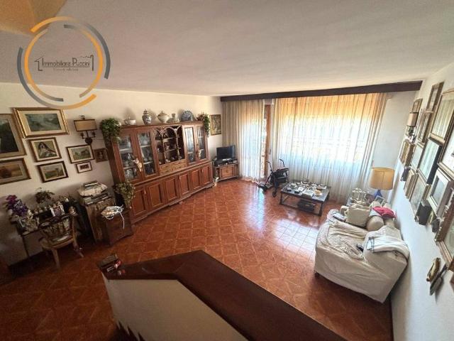 Villa Schiera in vendita a Zambra, Sesto Fiorentino