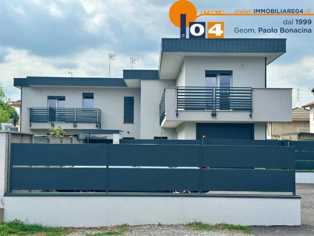 Villa Schiera in vendita a Seveso, Lombardia