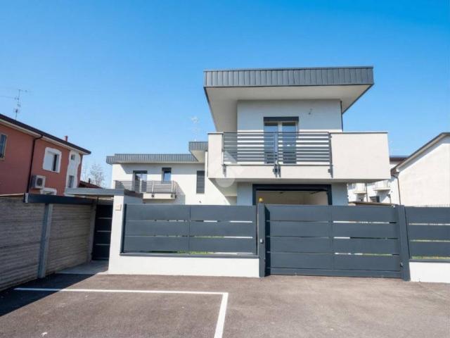 Villa Schiera in vendita a Seveso, Lombardia