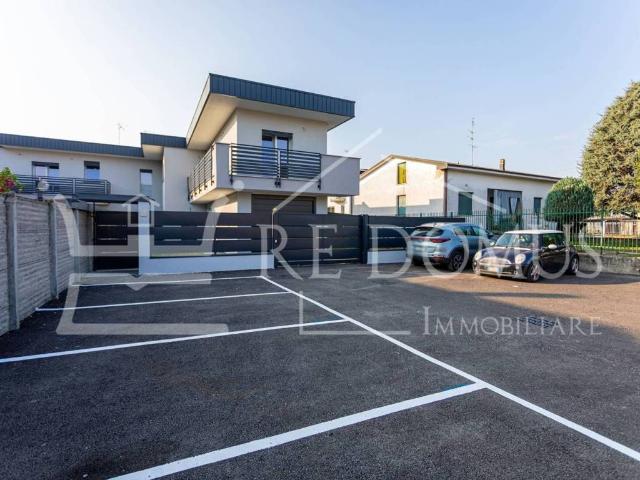 Villa Schiera in vendita a Seveso, Lombardia