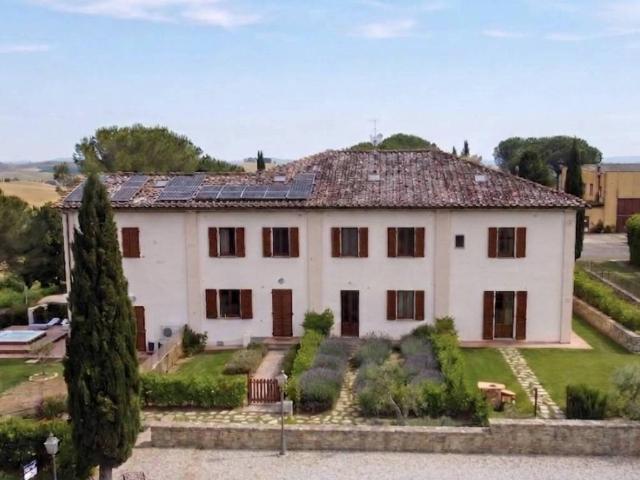 Villa Schiera in vendita a Isola d'Arbia, Siena
