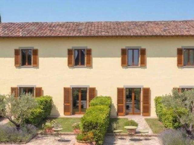 Villa Schiera in vendita a Isola d'Arbia, Siena