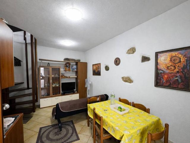 Villa Schiera in vendita a Centro Storico, Capo Comino