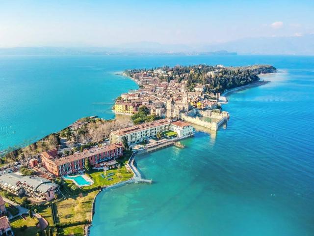 Villa Schiera in vendita a Sirmione, Lombardia
