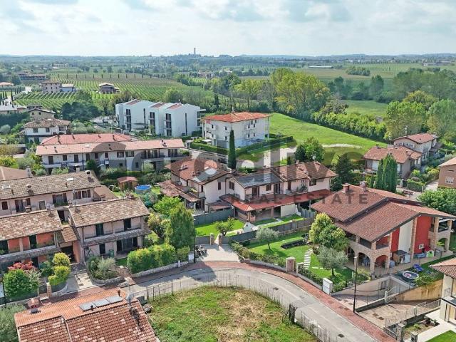Villa Schiera in vendita a Lugana, Sirmione