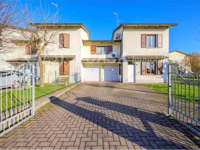 Villa Schiera in vendita a Sissa Trecasali, Gramignazzo