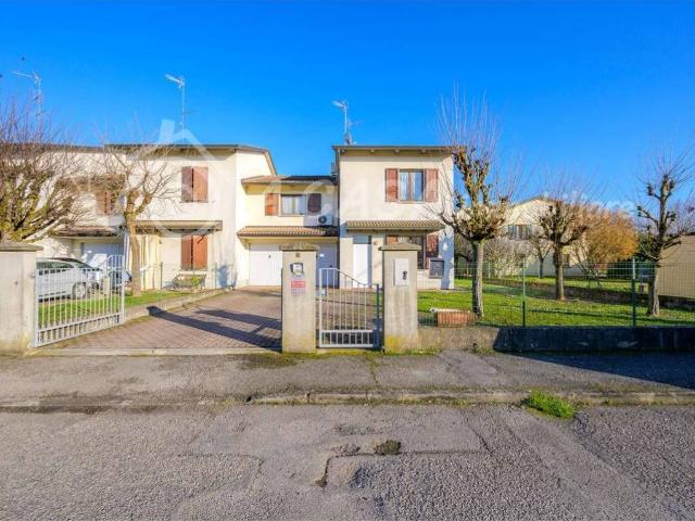 Villa Schiera in vendita a Sissa Trecasali, Gramignazzo