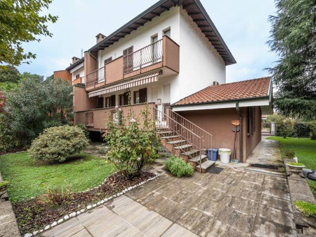 Villa Schiera in vendita a Siziano, Lombardia