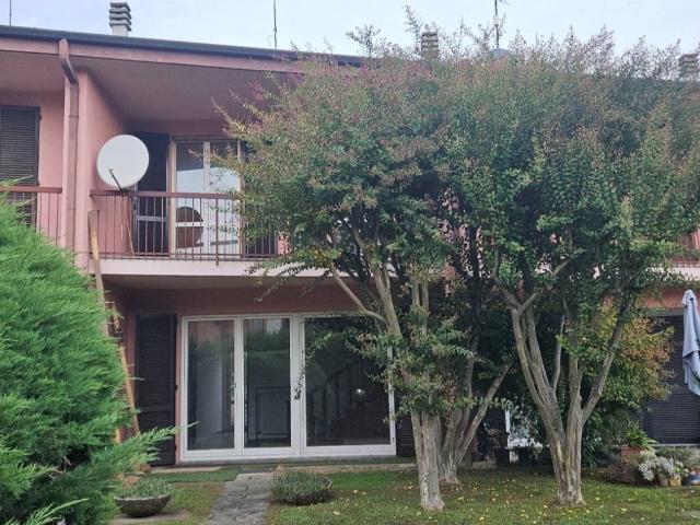 Villa Schiera in vendita a Piemonte, Novara