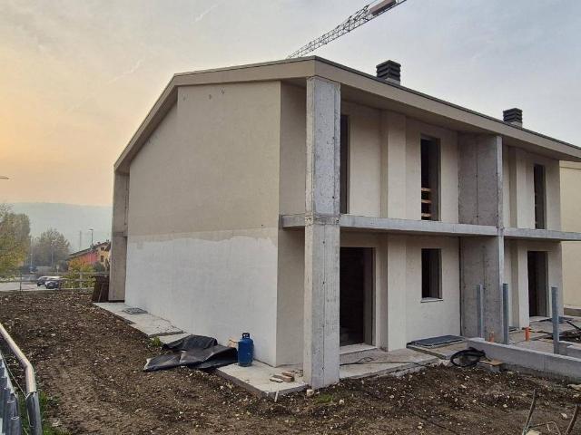 Villa Schiera in vendita a Cazzano Di Tramigna, Veneto