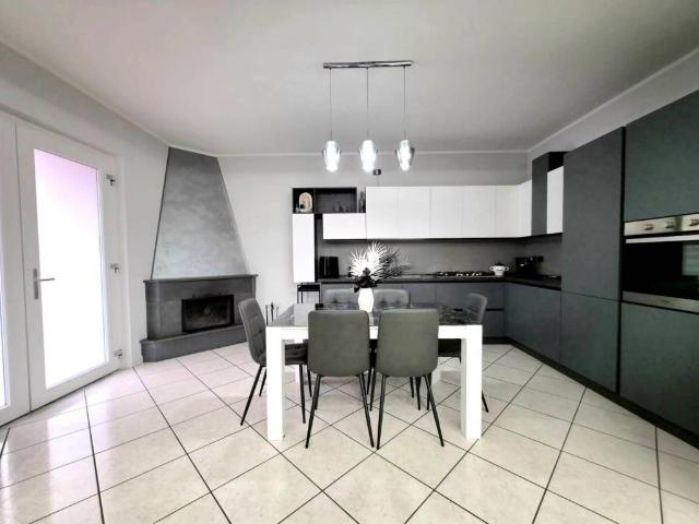 Villa Schiera in vendita a Solofra, Campania