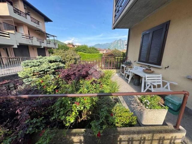 Villa Schiera in vendita a Solto Collina, Lombardia
