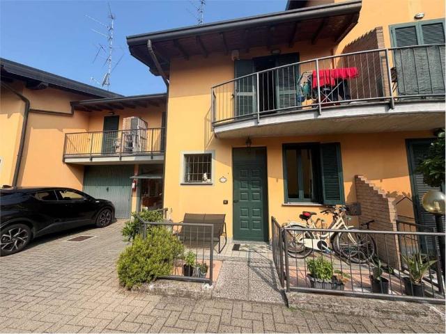 Villa Schiera in vendita a Mezzana, Somma Lombardo