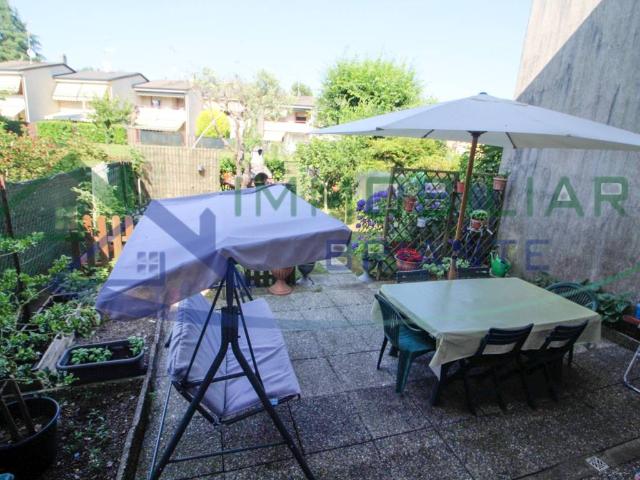 Villa Schiera in vendita a Somma Lombardo, Lombardia