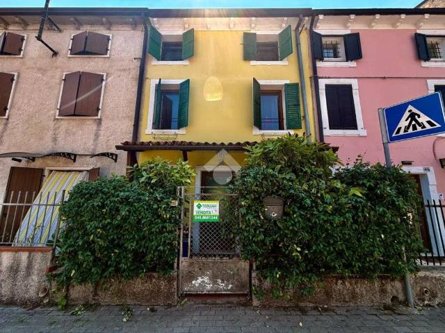 Villa Schiera in vendita a Sommacampagna, Veneto