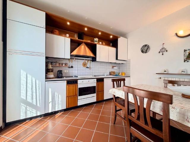 Villa Schiera in vendita a Songavazzo, Lombardia