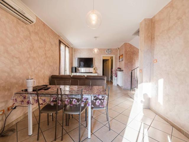 Villa Schiera in vendita a Soragna, Reggio Emilia