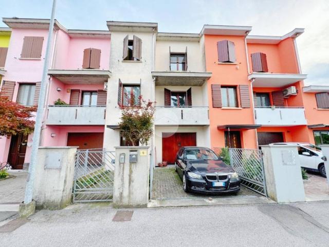 Villa Schiera in vendita a Sorbolo Mezzani, Coenzo