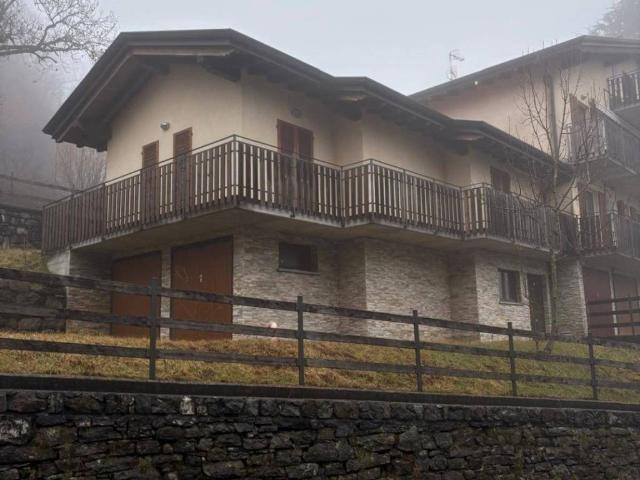 Villa Schiera in vendita a Sormano, Lombardia