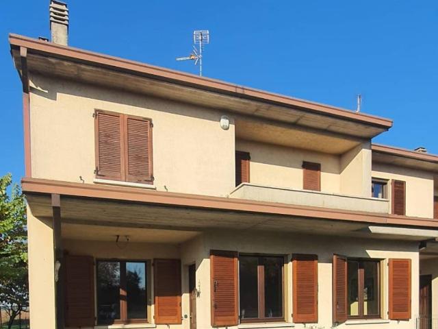 Villa Schiera in vendita a Spinadesco, Lombardia