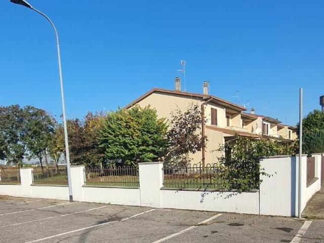 Villa Schiera in vendita a Spinadesco, Lombardia