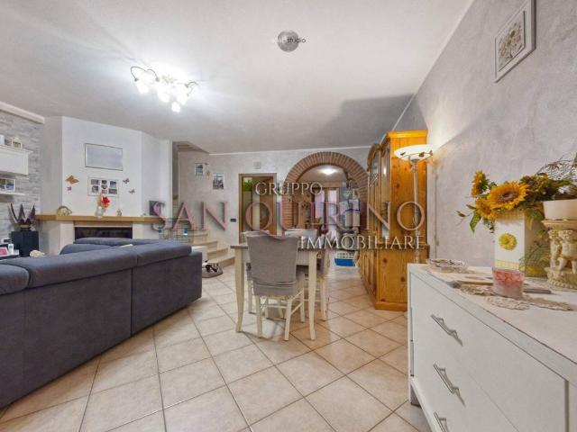 Villa Schiera in vendita a Spineda, Lombardia
