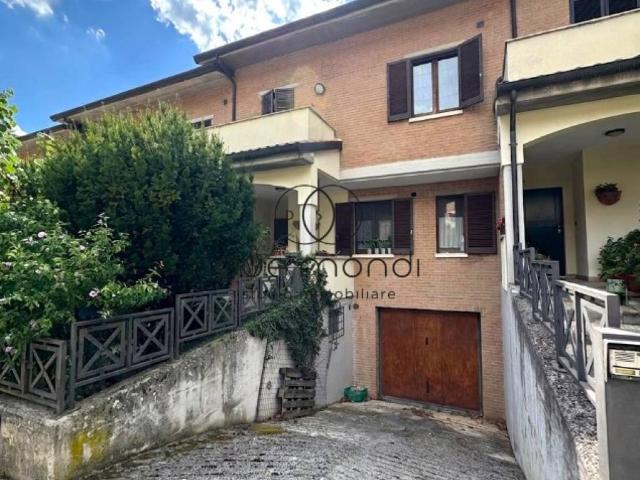 Villa Schiera in vendita a Spoleto, Umbria