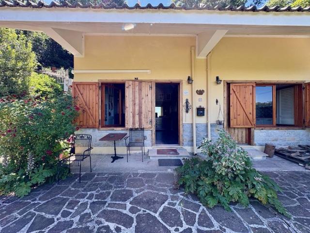 Villa Schiera in vendita a Torricella, Spoleto