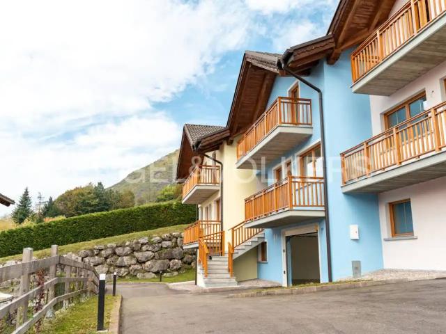 Villa Schiera in vendita a Comunità delle Giudicarie, Stenico