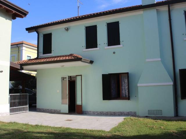 Villa Schiera in vendita a Stienta, Veneto