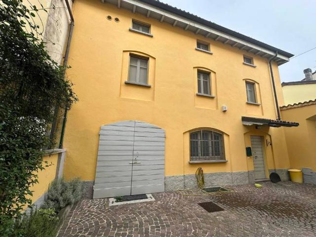 Villa Schiera in vendita a Stradella, Lombardia